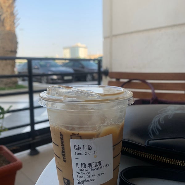 Foto scattata a Starbucks da بوحربي . il 5/17/2022