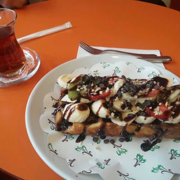 รูปภาพถ่ายที่ Solino Waffle&amp;Pizza โดย Tuğçe S. เมื่อ 11/6/2016