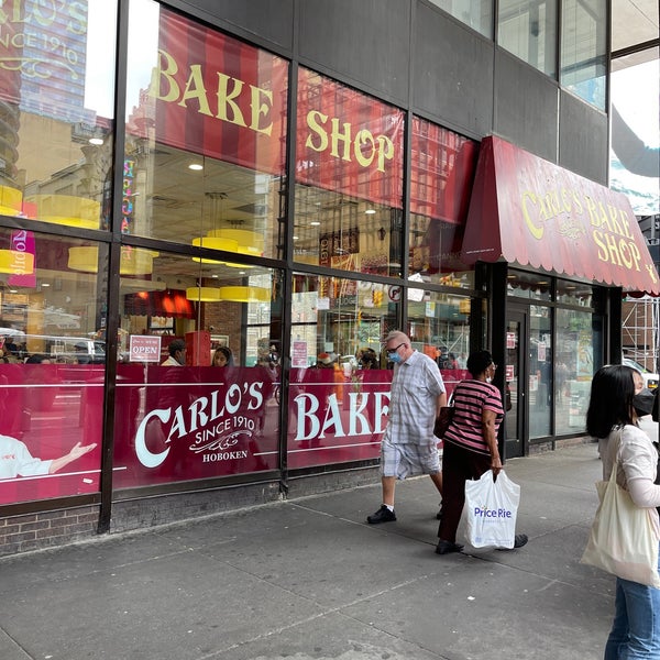 Das Foto wurde bei Carlo&#39;s Bake Shop von Paola&#39;Glez C. am 8/1/2021 aufgenommen