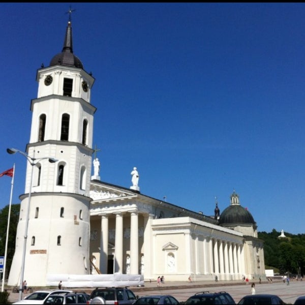 รูปภาพถ่ายที่ Katedros aikštė | Cathedral Square โดย Mhmtali เมื่อ 7/24/2013