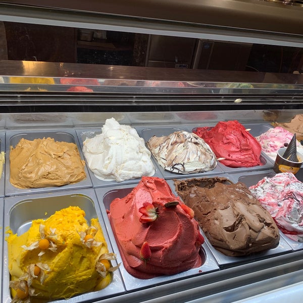 Photo taken at Giovanni L. - Gelato De Luxe by C/ M. on 5/14/2022