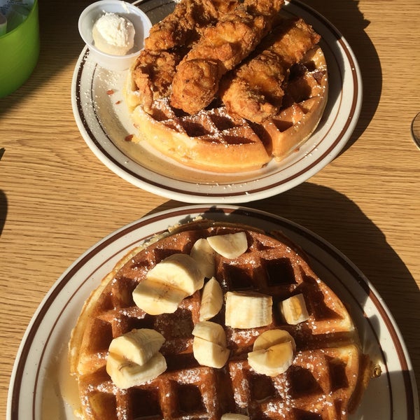 7/5/2016にChandra A.がJohnny D&#39;s Waffles and Bakeryで撮った写真