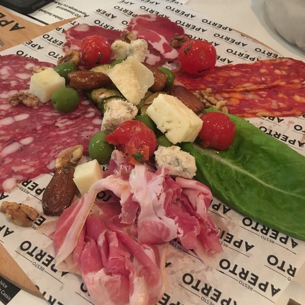 Mixed antipasti plate was very delicious, followed by pizza and tiramisu. Great place - we would return.