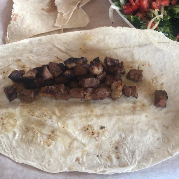 Photo prise au Mehmet Usta Kebap ve Ciğer Salonu par Gökmen K. le9/28/2019