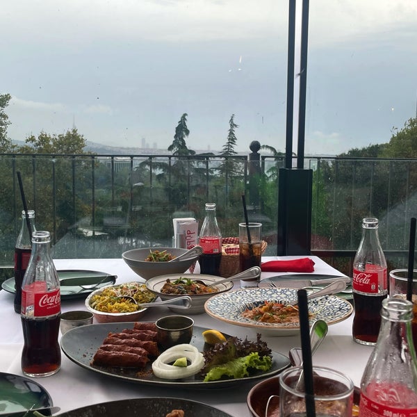 Foto diambil di Dubb Indian Bosphorus Restaurant oleh Nouf pada 8/27/2022