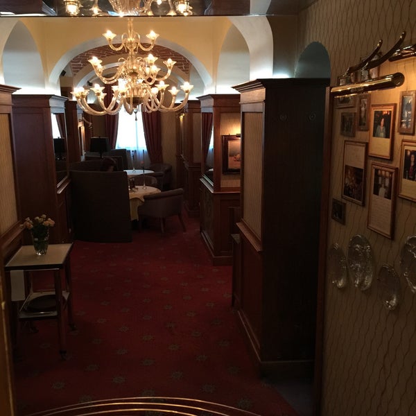 รูปภาพถ่ายที่ Готель Швейцарський โดย Ivan L. เมื่อ 10/13/2015
