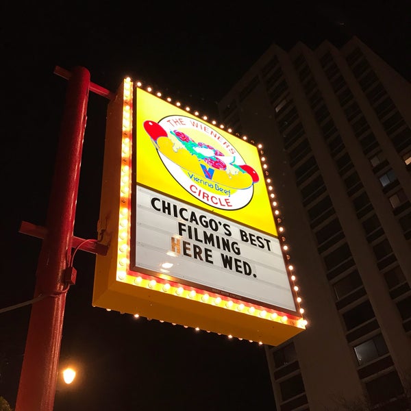 Photo taken at The Wiener&#39;s Circle by CJ R. on 12/3/2017
