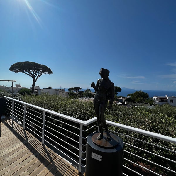 Das Foto wurde bei Capri Palace Hotel &amp; Spa von saud am 8/26/2022 aufgenommen