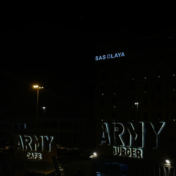 Foto tirada no(a) Army Burger por A M M A R . em 2/3/2022