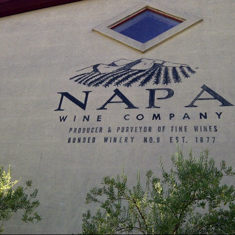 10/8/2012 tarihinde Erik D.ziyaretçi tarafından Napa Wine Company'de çekilen fotoğraf