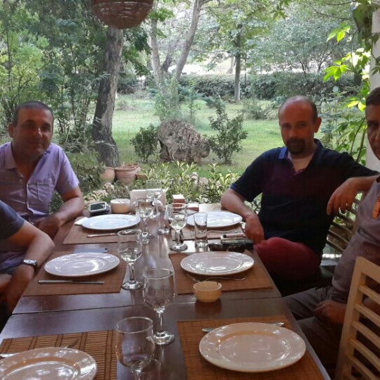Foto diambil di KERASUS Rest-Oran Hasan Usta oleh Bilge F. pada 8/19/2015