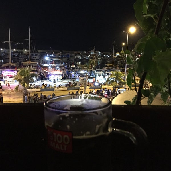 รูปภาพถ่ายที่ Fırt Bar โดย SibeL🏀🎾🎱 เมื่อ 8/5/2017