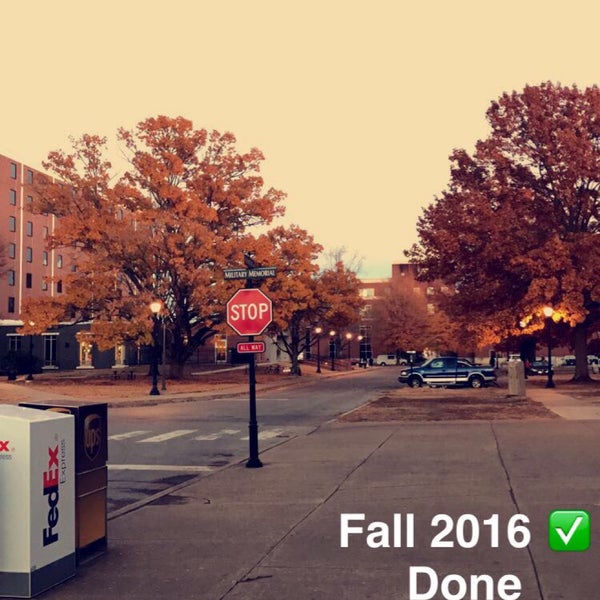 Foto tirada no(a) Middle Tennessee State University por طلال em 11/30/2016