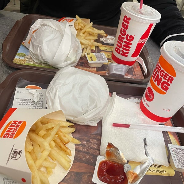 รูปภาพถ่ายที่ Burger King โดย Salar K. เมื่อ 11/3/2021