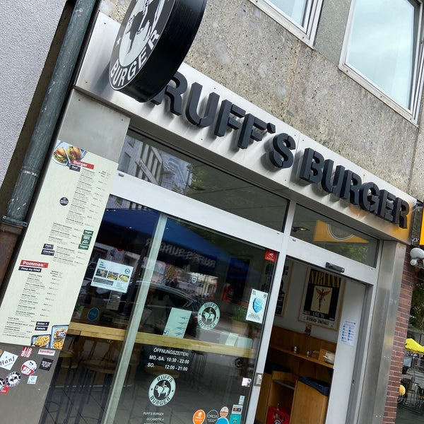 Photo prise au Ruff&#39;s Burger Marienplatz par HALIL H. le8/8/2021