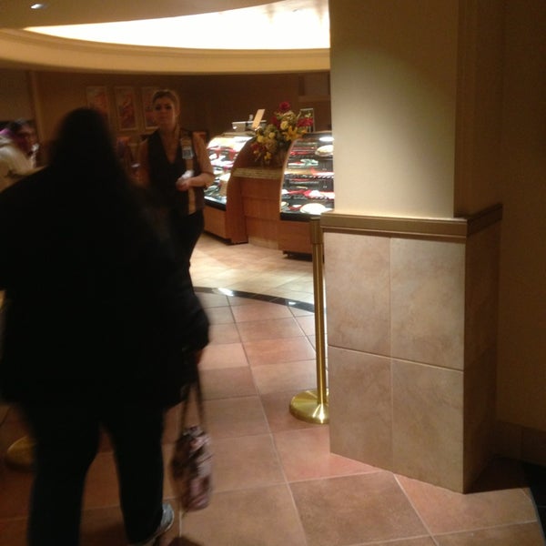 Hollywood casino lawrenceburg buffet prices menu Hollywood casino lawrenceburg buffet prices menu