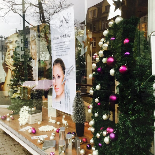 12/29/2015에 Brigitte W.님이 Cosmetic Creativ Frankfurt에서 찍은 사진