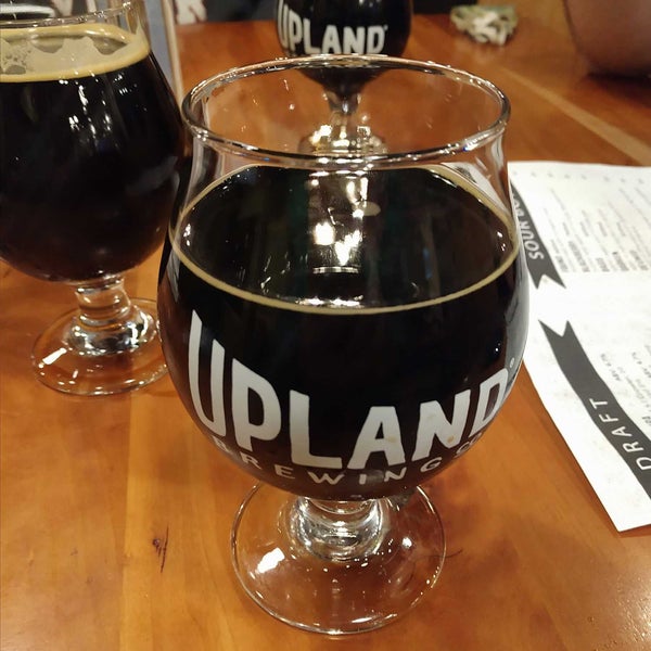 Foto tirada no(a) Upland Brewing Company Brew Pub por David G. em 11/23/2021