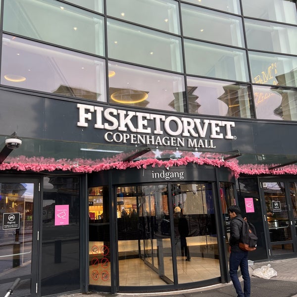 Photo taken at Fisketorvet by Zoki P. on 12/6/2022