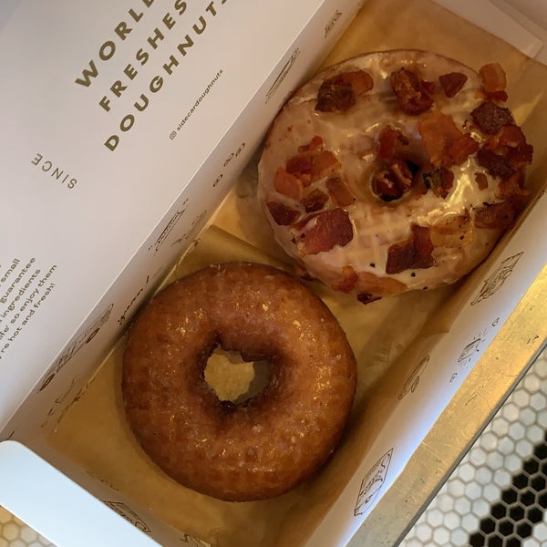 8/2/2021 tarihinde Christina S.ziyaretçi tarafından Sidecar Doughnuts &amp; Coffee'de çekilen fotoğraf