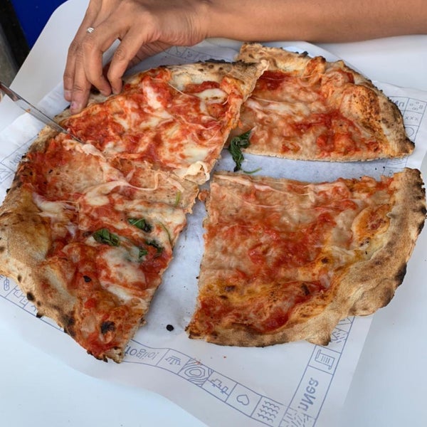 9/4/2021 tarihinde Kumaresan B.ziyaretçi tarafından nNea Pizza'de çekilen fotoğraf