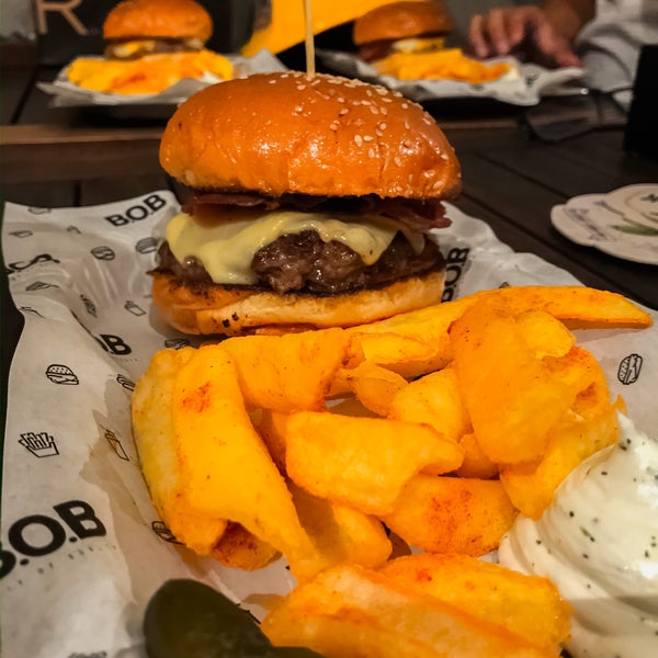 Foto tomada en B.O.B Best of Burger  por Yaser B. el 10/22/2019