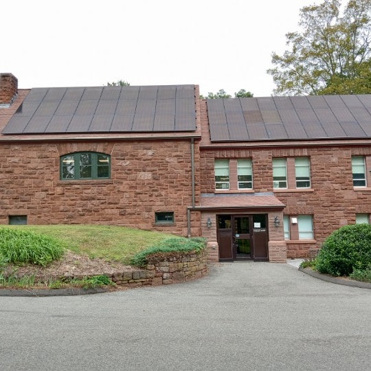Levi E. Coe Library - Middlefield, CT
