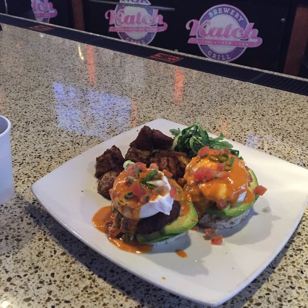 Amazing new brunch menu and a great deal, 2 for 1 brunch when you both boost to bottomless. They also have Bingo on Wednesdays with $5 burgers & $5 Sam Adams