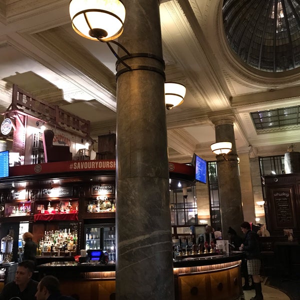 1/24/2019 tarihinde Sandor S.ziyaretçi tarafından The Crosse Keys (Wetherspoon)'de çekilen fotoğraf