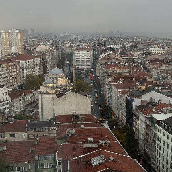 รูปภาพถ่ายที่ Istanbul Marriott Hotel โดย AB. เมื่อ 10/1/2023