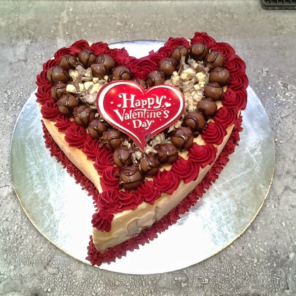 The special #love heart ice cream cake