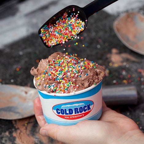 Foto tomada en Cold Rock Ice Creamery  por Cold Rock Ice Creamery el 8/17/2015