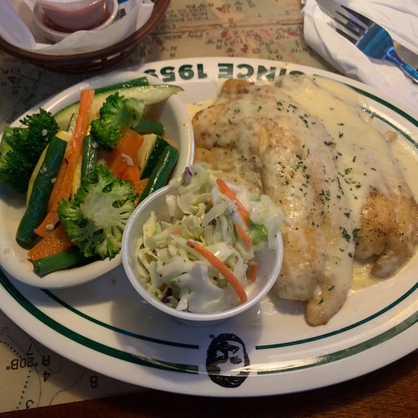Photo taken at Flanigan&#39;s Seafood Bar &amp; Grill by Melissa F. . on 1/29/2021