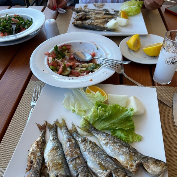 Das Foto wurde bei Çatkapı Et &amp; Balık Restaurant von Stephan A. am 8/11/2022 aufgenommen