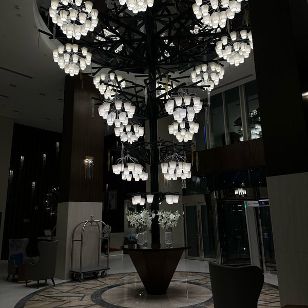 Foto tomada en Millennium Hotel Doha  por Sultan M. el 1/27/2024