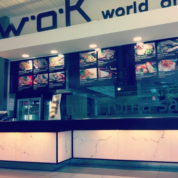 Foto tirada no(a) WOK Chile por Nevilk R. em 4/3/2013