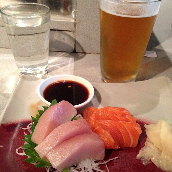 4/30/2013 tarihinde Steve F.ziyaretçi tarafından Ace Wasabi&#39;s Rock-N-Roll Sushi'de çekilen fotoğraf