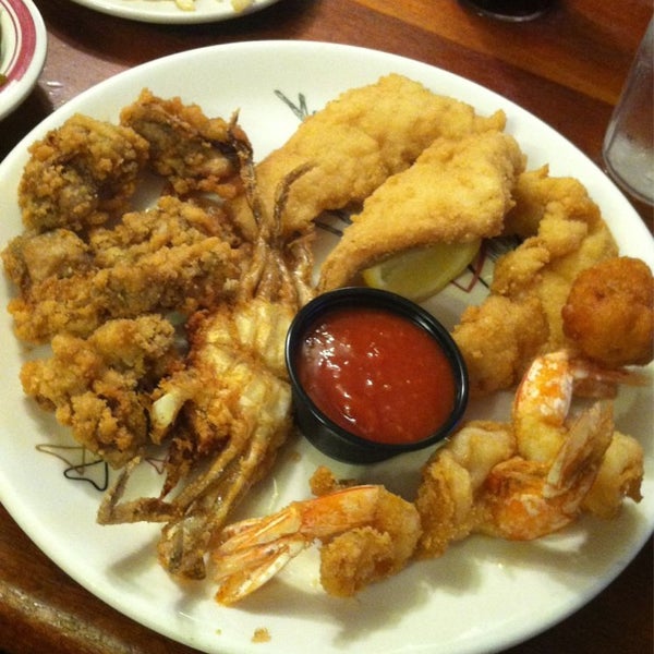 Photo taken at Lowery&#39;s Seafood Restaurant by Lowery&#39;s Seafood Restaurant on 8/17/2015