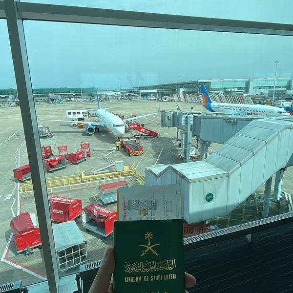 Photo taken at London Stansted Airport (STN) by SULTAN Al Shamlani🤍. on 4/6/2024