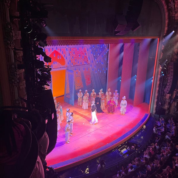 Foto diambil di New Amsterdam Theater oleh I pada 8/21/2022