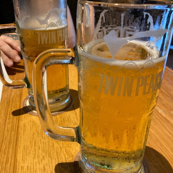 Twin Peaks West Palm Beach 2224 Palm Beach Lakes Blvd.