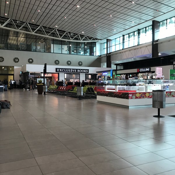 Foto tirada no(a) King Shaka International Airport (DUR) por RB em 3/17/2022