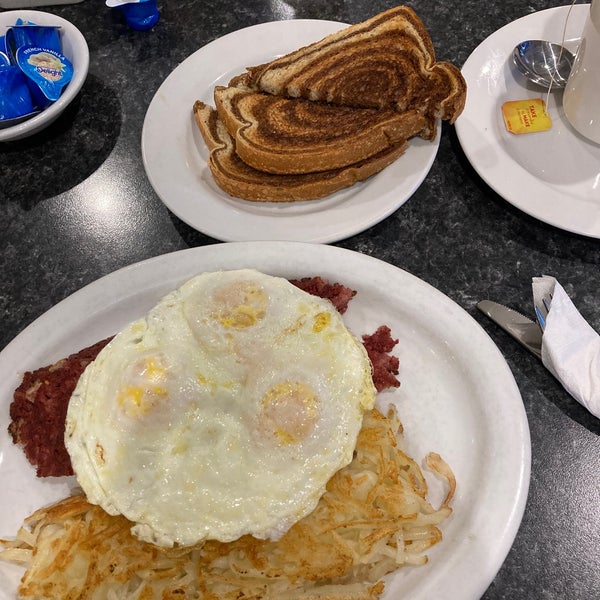 Foto tirada no(a) Mr. Mamas Breakfast and Lunch por Sarah T. em 12/10/2021