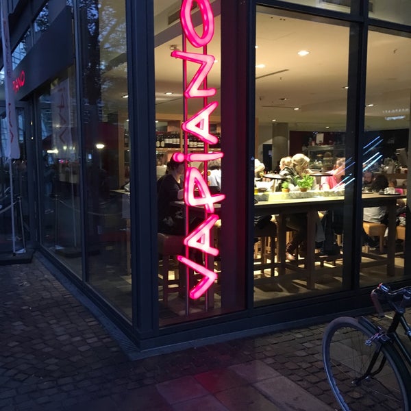 Photo taken at Vapiano by Claudia H. on 10/1/2016