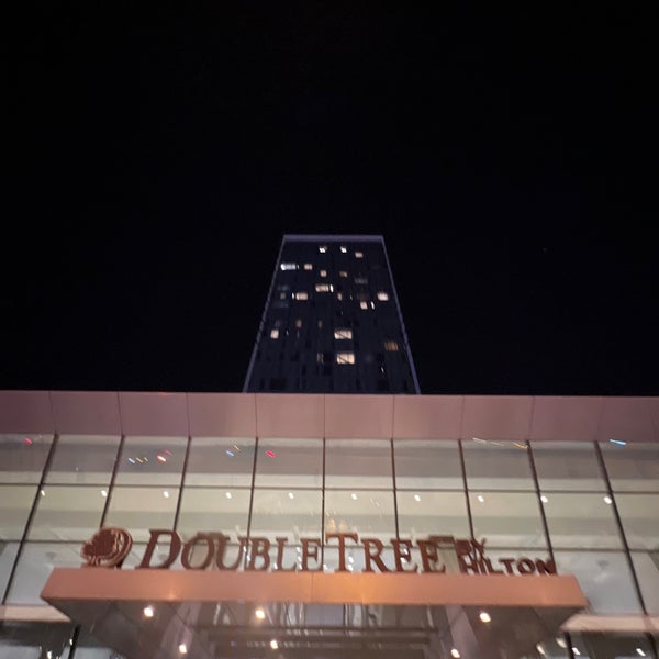 Foto tirada no(a) DoubleTree by Hilton Hotel Istanbul - Avcilar por Ata J. em 3/24/2022