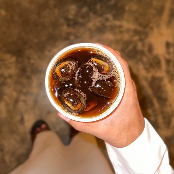 8/15/2022 tarihinde Abdulazizziyaretçi tarafından BEAR CUB ®️ Specialty coffee Roasteryمحمصة بير كب للقهوة المختصة'de çekilen fotoğraf