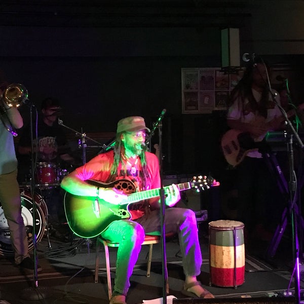 Foto tomada en The Beachland Ballroom &amp; Tavern  por John K. el 7/19/2018