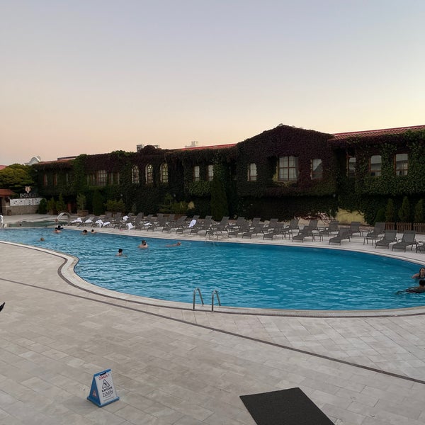 Снимок сделан в İkbal Thermal Hotel &amp; Spa пользователем Sevdiye A. 10/29/2022