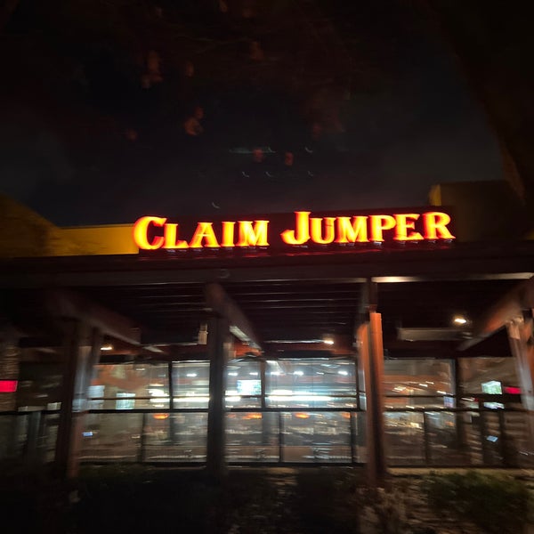 Claim Jumper American Restaurant in Tualatin