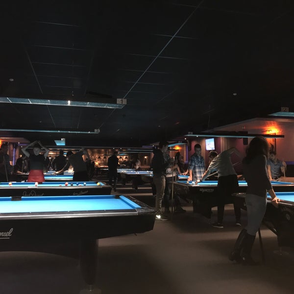 Das Foto wurde bei STIX Bar &amp; Billiards von Ivan B. am 2/2/2017 aufgenommen